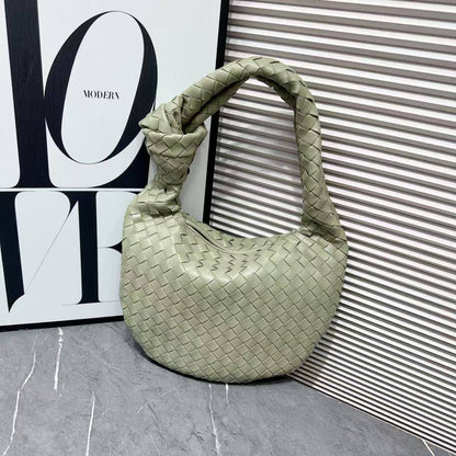 BOTTEGA
SIZE  ……… 31CM 🥰
90 dhs✅

Zain144
♥️♥️♥️