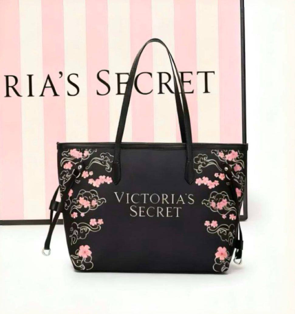 Victoria's Secret
good quality 
85 dhs✅

Zain39
♥️♥️♥️