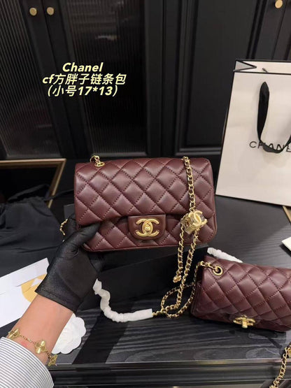 Chanel 💕💕 Master
17cm🫶🏼 240 dhs❣️
20cm 🫶🏼 250 dhs❣️
with Box 🗃️ New

Zain228
♥️♥️♥️