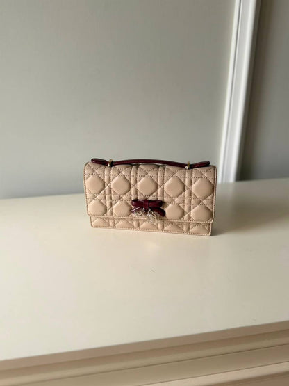 DIOR 
20 cm 
SUPER MASTER QUALITY 
For Price 👇 WhatsApp✅
0568585901 
0507557372
0552275751 Owner Zain 👌

Zain322
♥️♥️♥️
