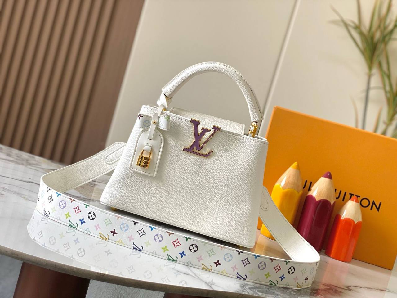 LV 
Master 
370 dhs💓

Zain228
♥️♥️♥️