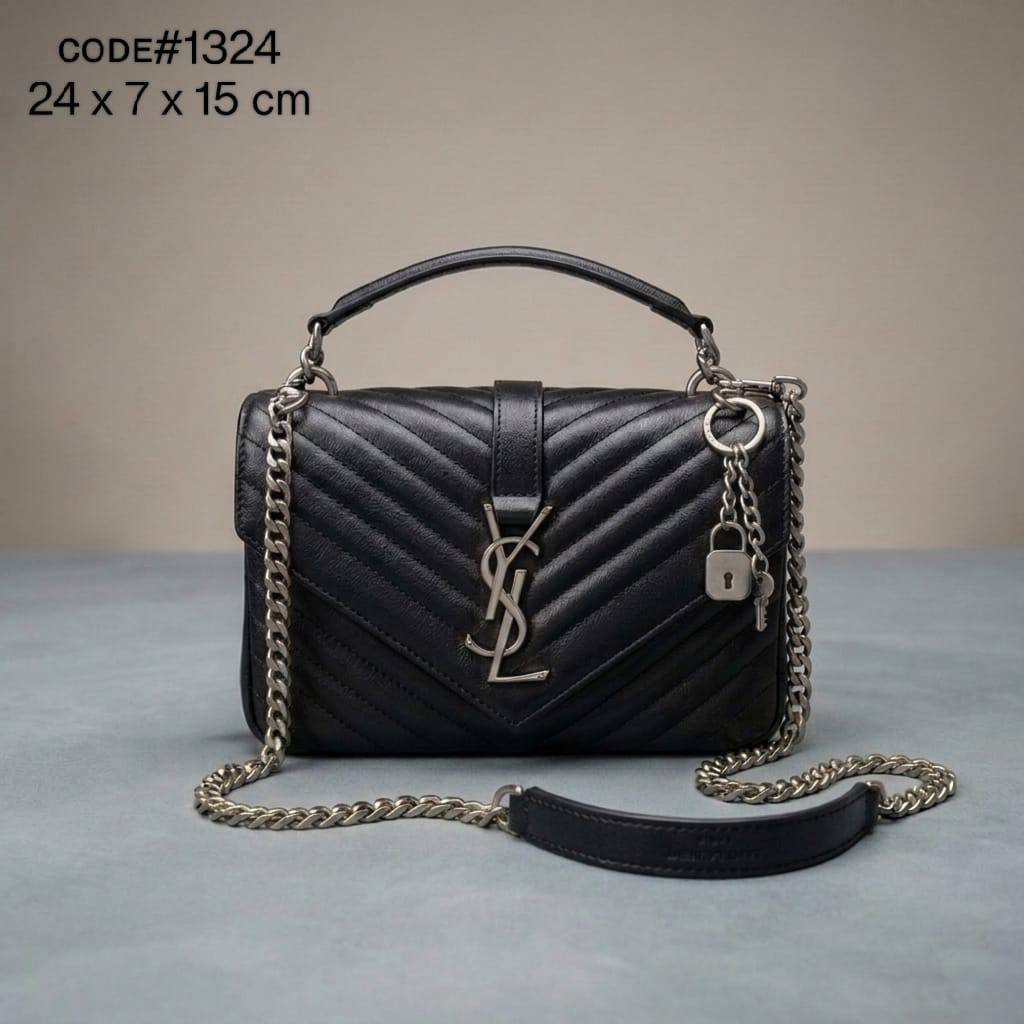 YSL  - ʏᴠᴇs sᴀɪɴᴛ ʟᴀᴜʀᴀɴᴛ
ᴄᴏʟʟᴇɢᴇ  ᴍᴇᴅɪᴜᴍ ʙᴀɢ ǫᴜɪʟᴛᴇᴅ ʟᴇᴀᴛʜᴇʀ
ɢᴏʟᴅ ʟᴀᴄᴇ ʜᴀʀᴅᴡᴀʀᴇ
sɪᴢᴇ : 23 x 7 x 14 cm
ᴡɪᴛʜ BOX
🎁🎁🎁

100 dhs✅

Zain31
♥️♥️♥️