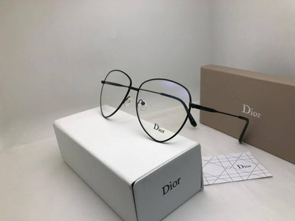 Sunglasses
60 dhs🪙🖤

Zain126
♥️♥️♥️