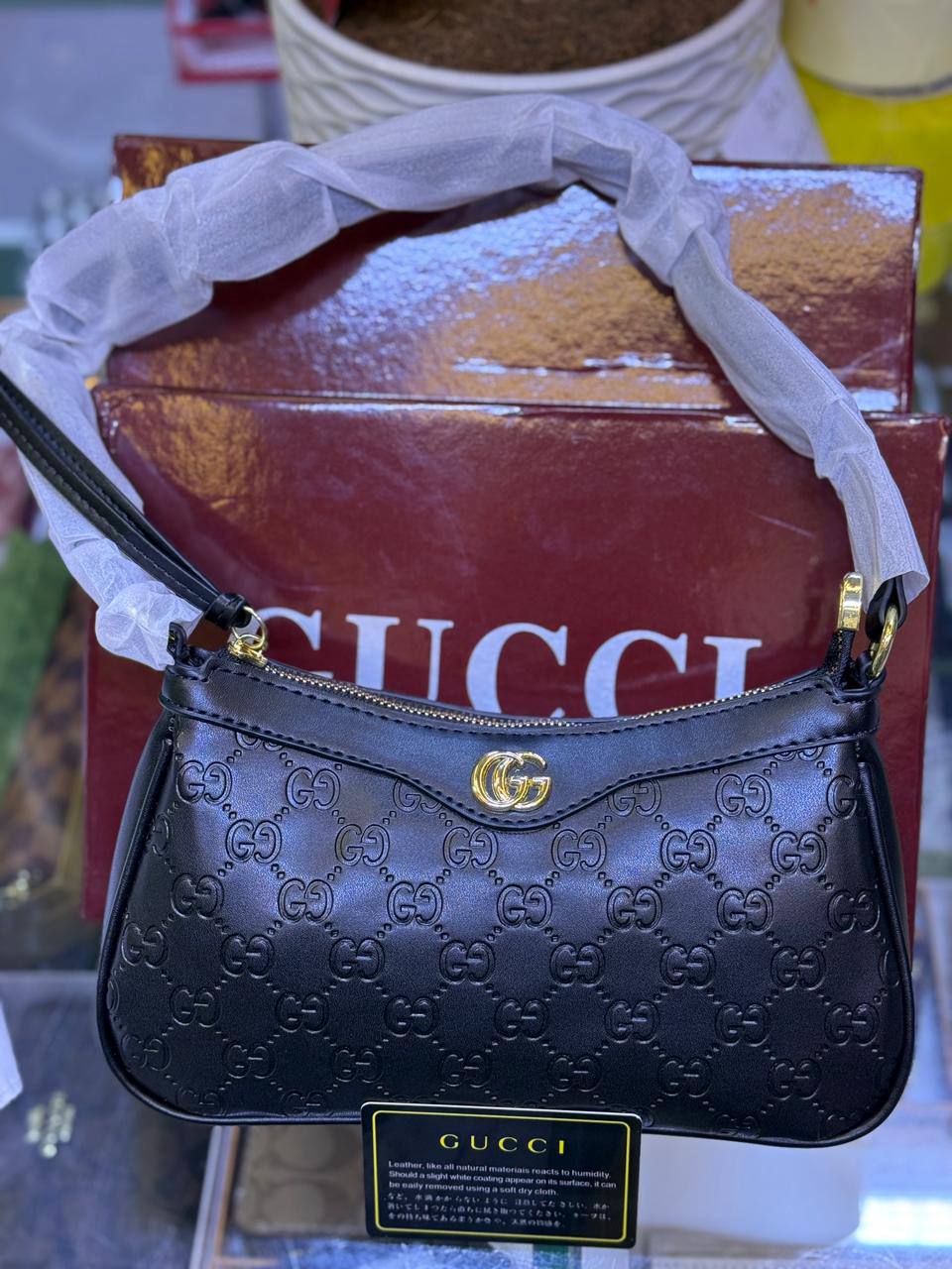 Gucci

19cm with box 90 dhs💓

24cm with box 95 dhs💓

Zain168
♥️♥️♥️