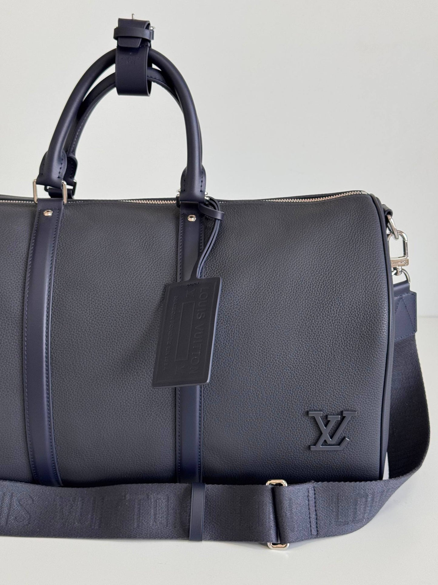LV TRAVELING BAG
1550 dhs✅
*50 CM*
*Super Master*🇫🇷

Zain284
♥️♥️♥️