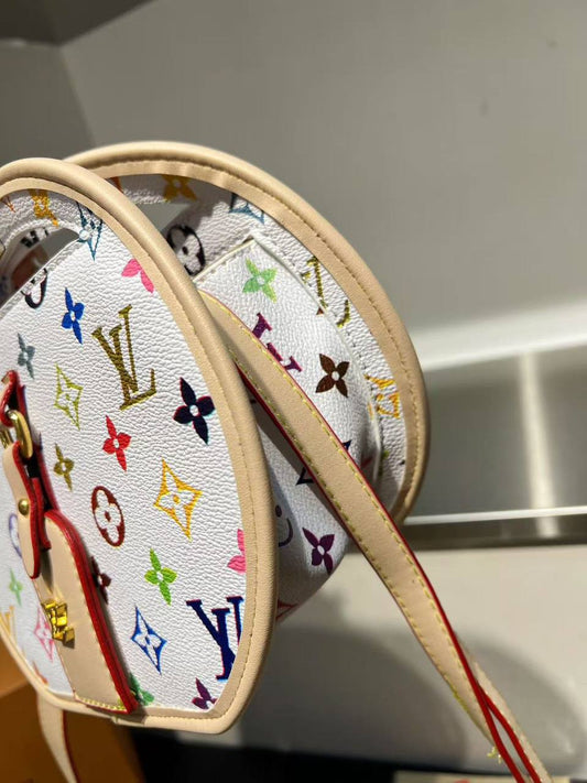LV
ᴡɪᴛʜ ʟᴏɴɢ ʙᴇʟᴛ sᴛʀᴀᴘ
sɪᴢᴇ : 22cm
ᴡɪᴛʜ BOX
🎁🎁🎁

75 dhs🪙💚

Zain31
♥️♥️♥️