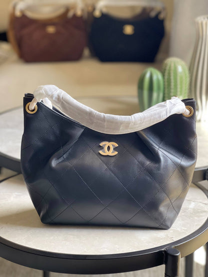 Chanel  
Available original box 
With full packing 
Super high quality 

For Price 👇 WhatsApp✅
0568585901 
0507557372
0552275751 Owner Zain 👌

Zain283
♥️♥️♥️