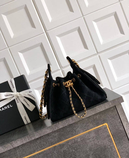 Chanel
   •Top Quality
  • Size:22cm
  •Price: 2350 Dhs💓💓💓

Zain255
♥️♥️♥️