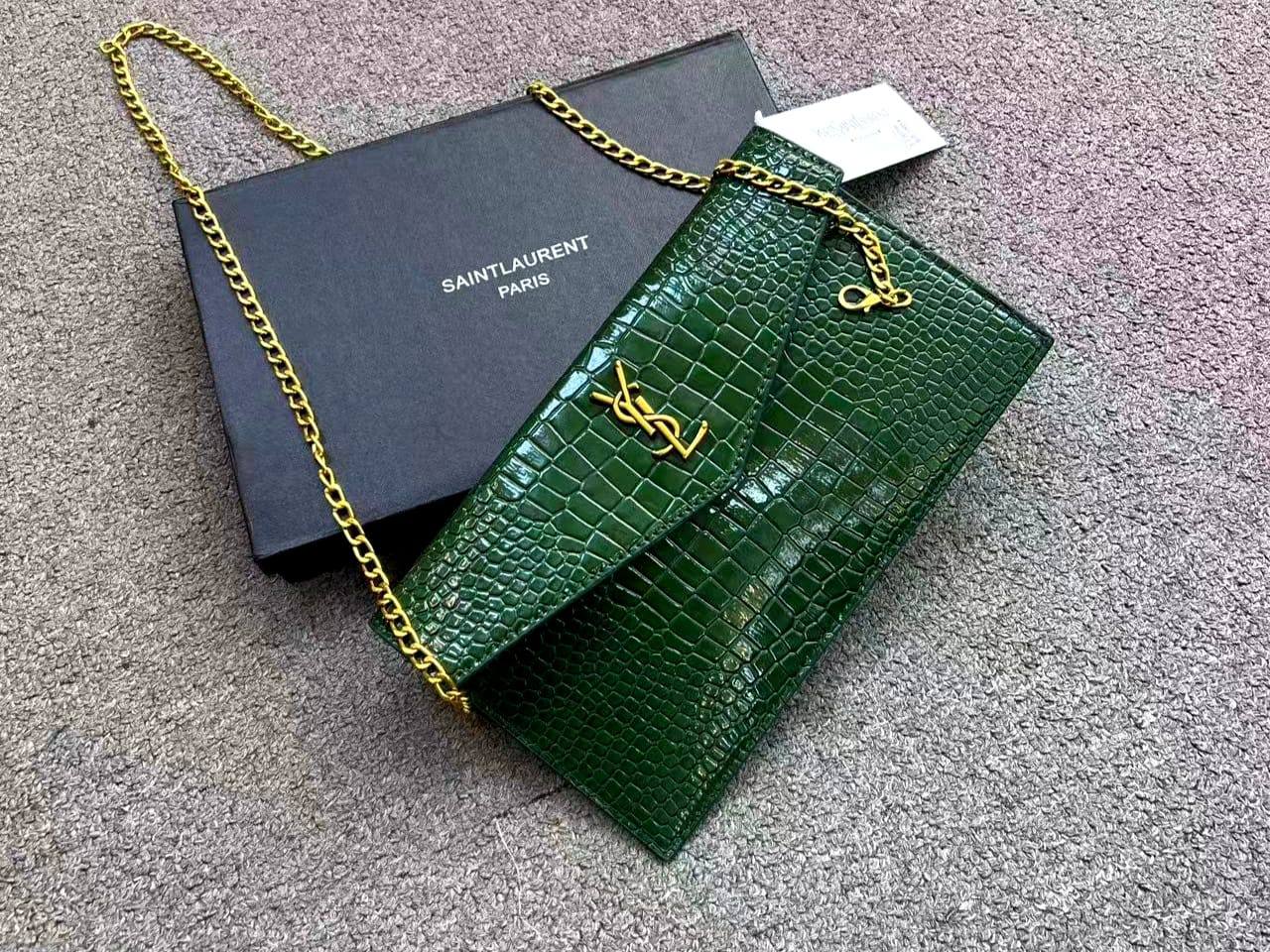 YSL
75 dhs🇦🇪🇦🇪
with box

Zain26
♥️♥️♥️