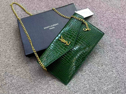 YSL
75 dhs🇦🇪🇦🇪
with box

Zain26
♥️♥️♥️