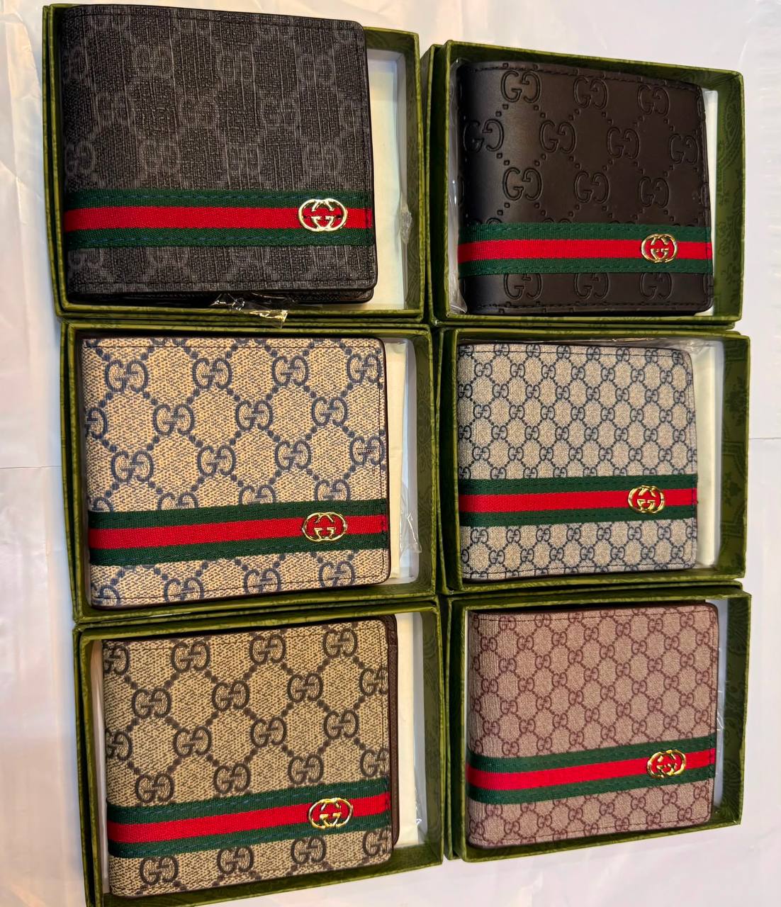 Wallets
With box 
35 dhs🇦🇪🇦🇪

Zain93
♥️♥️♥️
