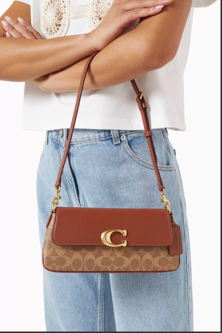 Coach

90 dhs✅

high quality 

With box   
🎁🎁🎁

20cm

Zain26
♥️♥️♥️