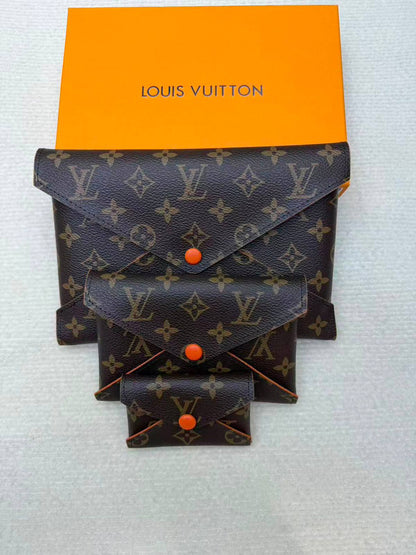 LV     
3in1
Size  26cm/16/10
Withbox
75 dhs🇦🇪🇦🇪

Zain04
♥️♥️♥️
