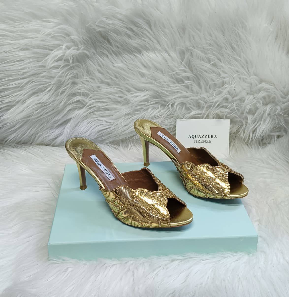 AQUAZZURA
*master quality*🥳
*size: 36 to 42*👠
380 dhs🪙🌨️

Zain119
♥️♥️♥️