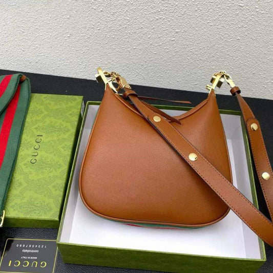 GUCCI 
COPY ONE SPECIAL OFFER 

WITH BOX  
🎁🎁🎁

140 dhs🪙💕

Zain39
♥️♥️♥️