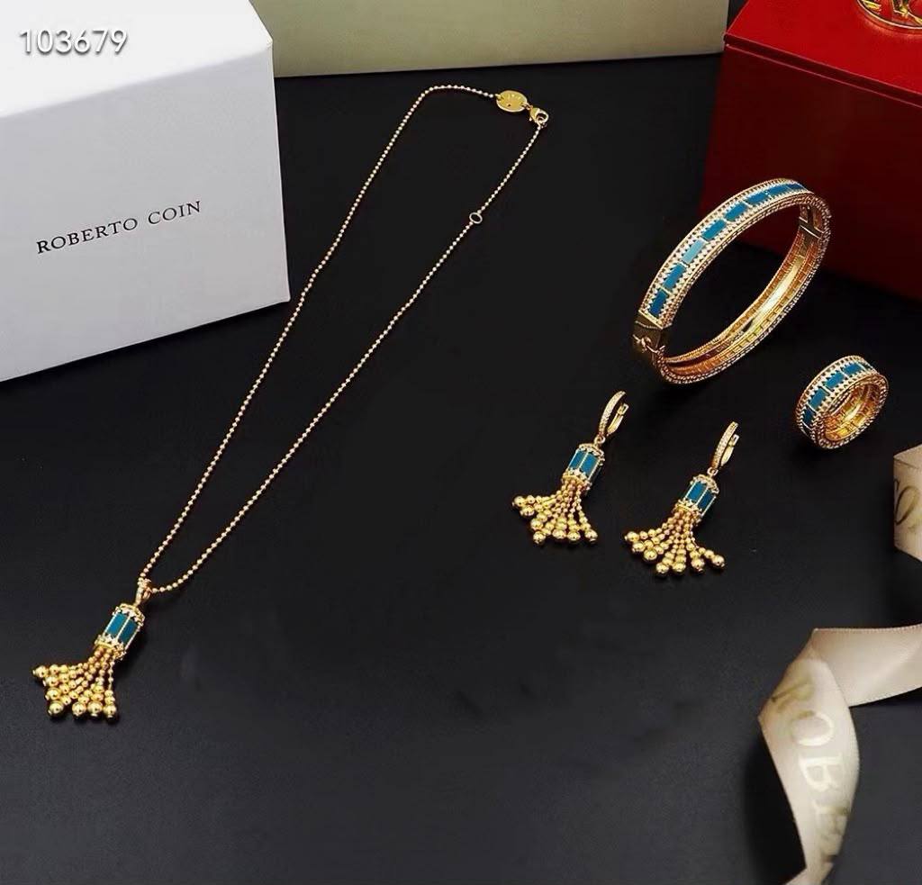 ROBERTO COIN 
Necklace 😍
Earring 🔥
Bangle 🦋
Ring 💍 6,7,8,9
Master quality ✨
With normal boxes 📦 
305 dhs🇦🇪🇦🇪


With master box 🗃️ 
365 dhs🇦🇪🇦🇪

Zain216
♥️♥️♥️