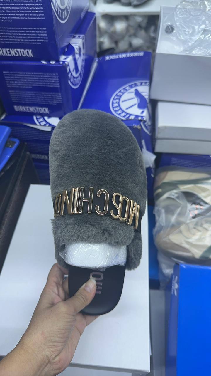 Moschino
size 36-41
85 dhs🪙🖤

Zain138
♥️♥️♥️
