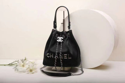 Chanel

100 dhs✅

with box’s
🎁🎁🎁

Zain290
♥️♥️♥️