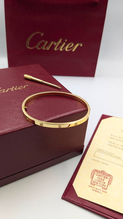 Cartier
*Master Quality* 
*Braclate*
100 dhs✅ with Normal Box 🎁
110 dhs✅ with Good Box 🎁
160 dhs✅ with Master Box 🎁

Zain210
♥️♥️♥️