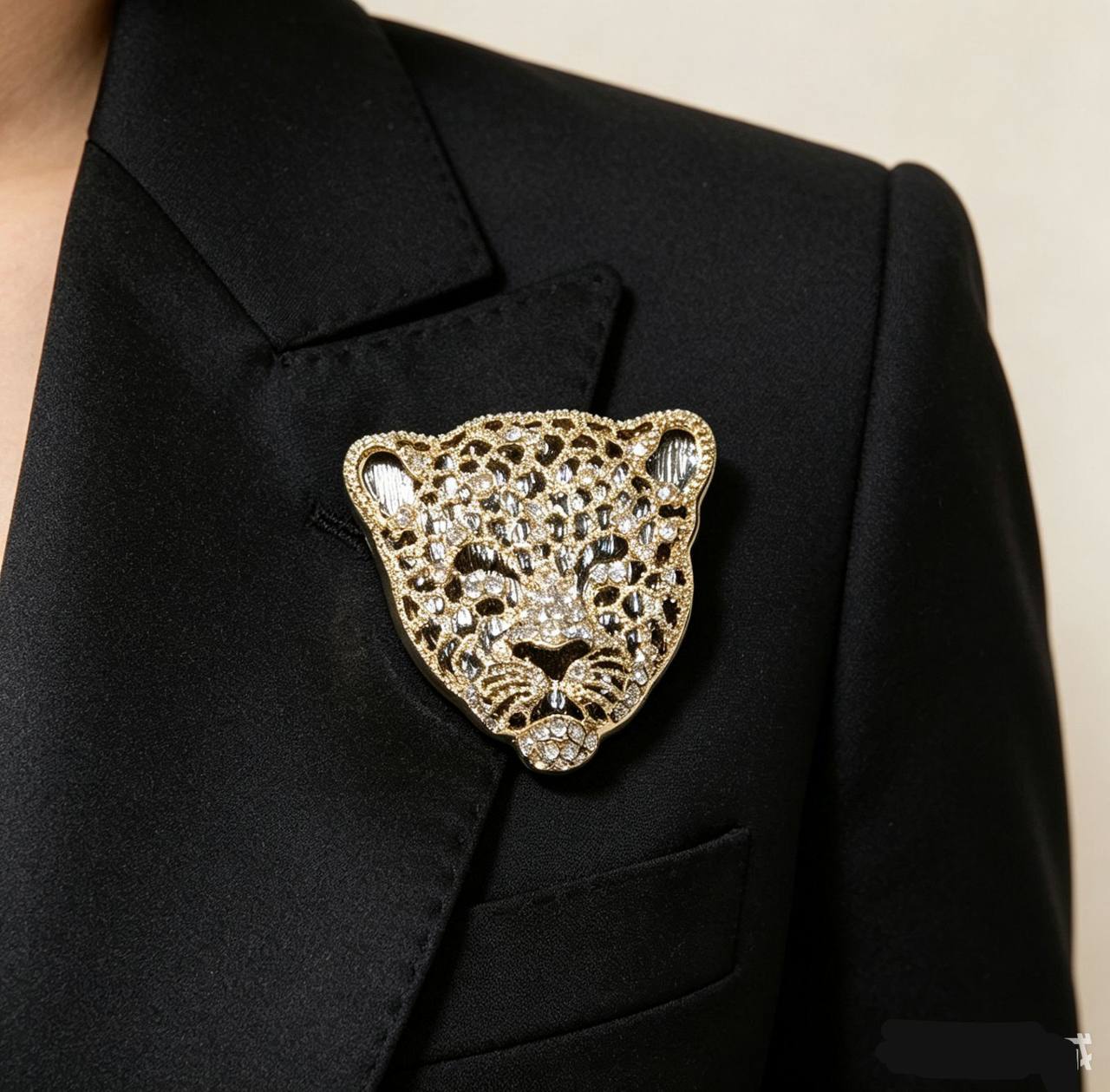 Brooch / Car decoration 🌹
GOOD Quality
20 dhs💓

Zain115
♥️♥️♥️