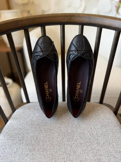 Chanel
𝑨𝑨𝑨 𝑸𝒖𝒂𝒍𝒊𝒕𝒚
𝑺𝒊𝒛𝒆 𝟑6 𝒕𝒐 𝟒2 
450 dhs✅

Zain81
♥️♥️♥️
