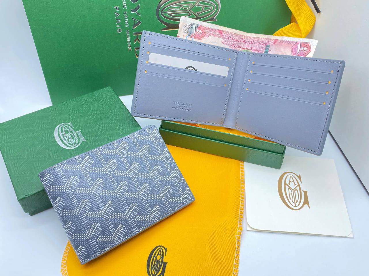 Goyard Book Wallet 
Good Quality
60 dhs❣️

Zain33
♥️♥️♥️