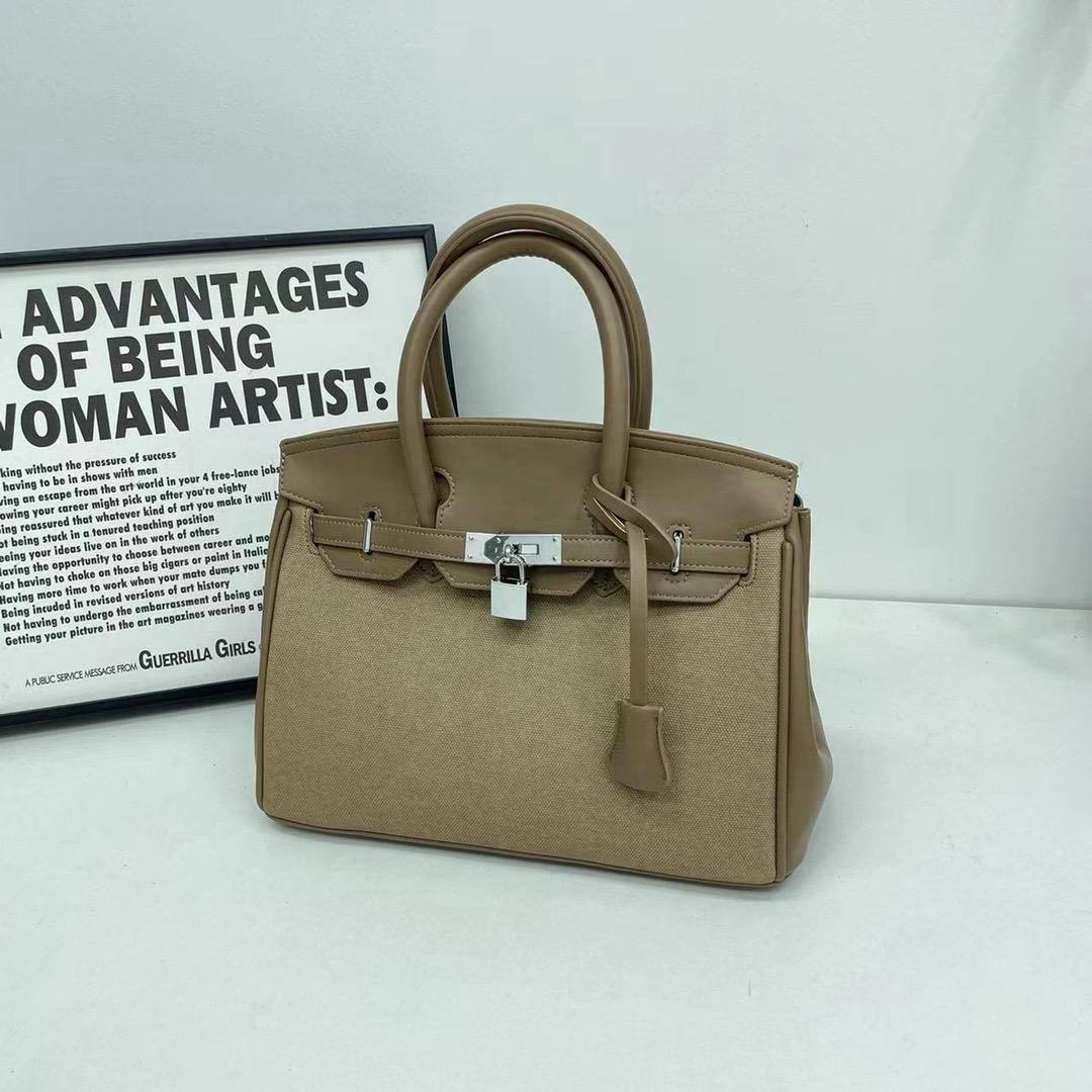 Hermes
31 cm
80 dhs🪙💕

Zain17
♥️♥️♥️