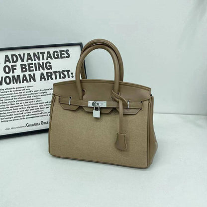 Hermes
31 cm
80 dhs🪙💕

Zain17
♥️♥️♥️