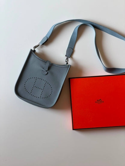 Hermes evelyne 16cm💥Master quality ✅with box 📦 
290 dhs🇦🇪🇦🇪

Zain52
♥️♥️♥️