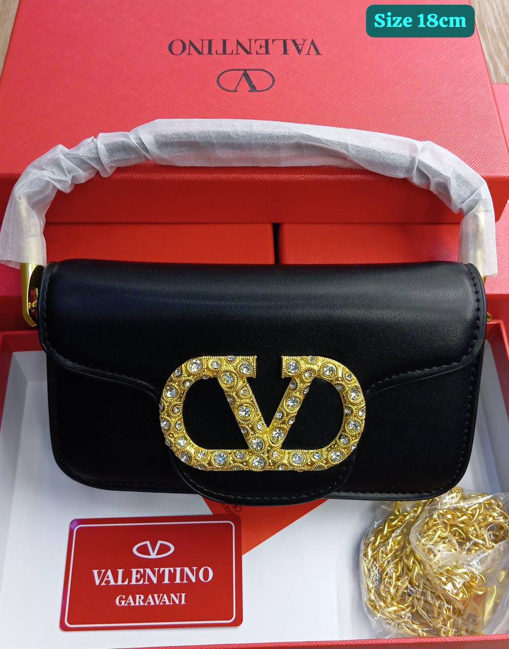 Valentino
Good quality 
with box 
🎁🎁🎁

100 dhs✅

Zain186
♥️♥️♥️