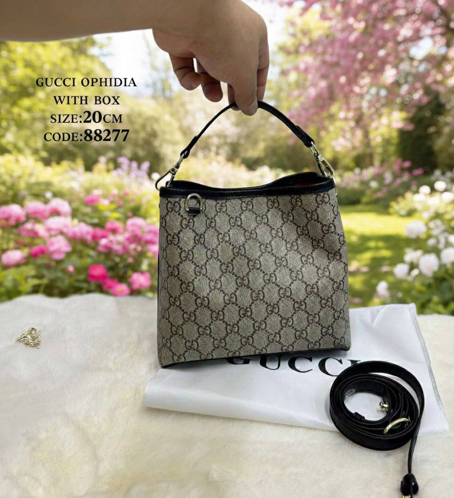 Gucci ᴏᴘʜɪᴅɪᴀ ʙᴜᴄᴋᴇᴛ
ʜᴀɴᴅʙᴀɢ/ᴄʀᴏssʙᴏᴅʏ
ᴡɪᴛʜ ʙᴏx
ʟᴇᴀᴛʜᴇʀ 
sɪᴢᴇ:𝟐𝟎ᴄᴍ
110 dhs💓

Zain56
♥️♥️♥️