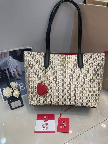 Ch 
size: 31×26cm 
115 dhs❤️

Zain114
♥️♥️♥️