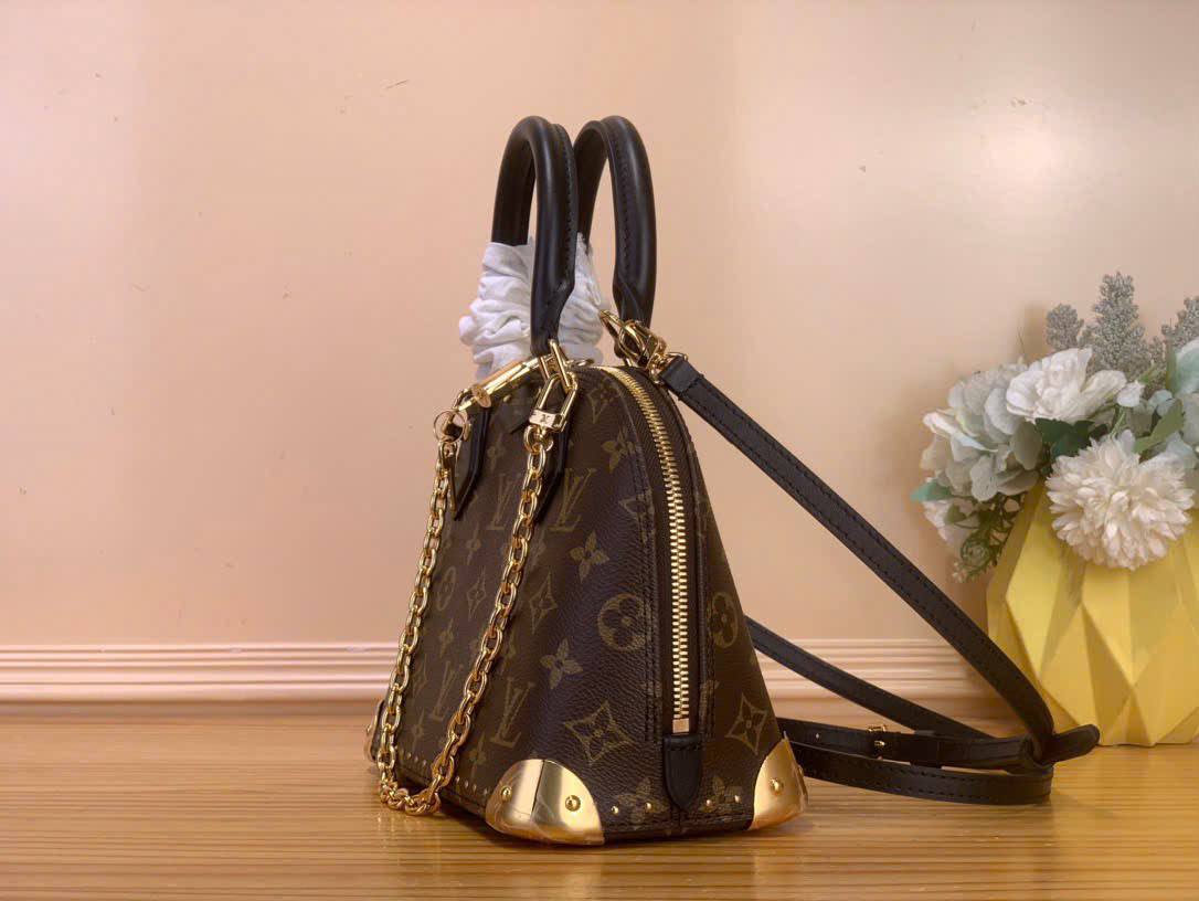 LV 
Master❣️❣️
Good Quality 
280 dhs🇦🇪🇦🇪

Zain131
♥️♥️♥️