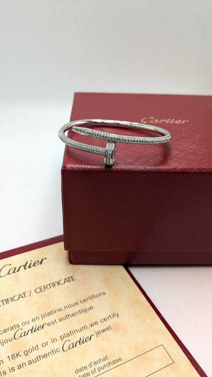 Cartier
*Master Quality* 
*Nail Braclate*
120 dhs✅ with Normal Box 🎁
140 dhs✅ with Good Box 🎁
170 dhs✅ with Master Box 🎁

Zain210
♥️♥️♥️