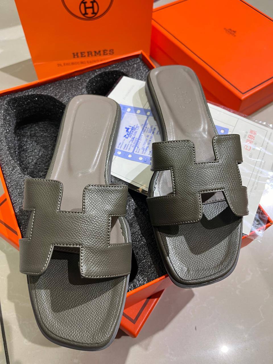 Hermes

Size:36 to 42

85 dhs🪙🌺

Zain241
♥️♥️♥️