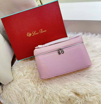 LORA PIANA 

GOOD QUALITY

 WITH BOX 
🎁🎁🎁

100 dhs✅

Zain39
♥️♥️♥️