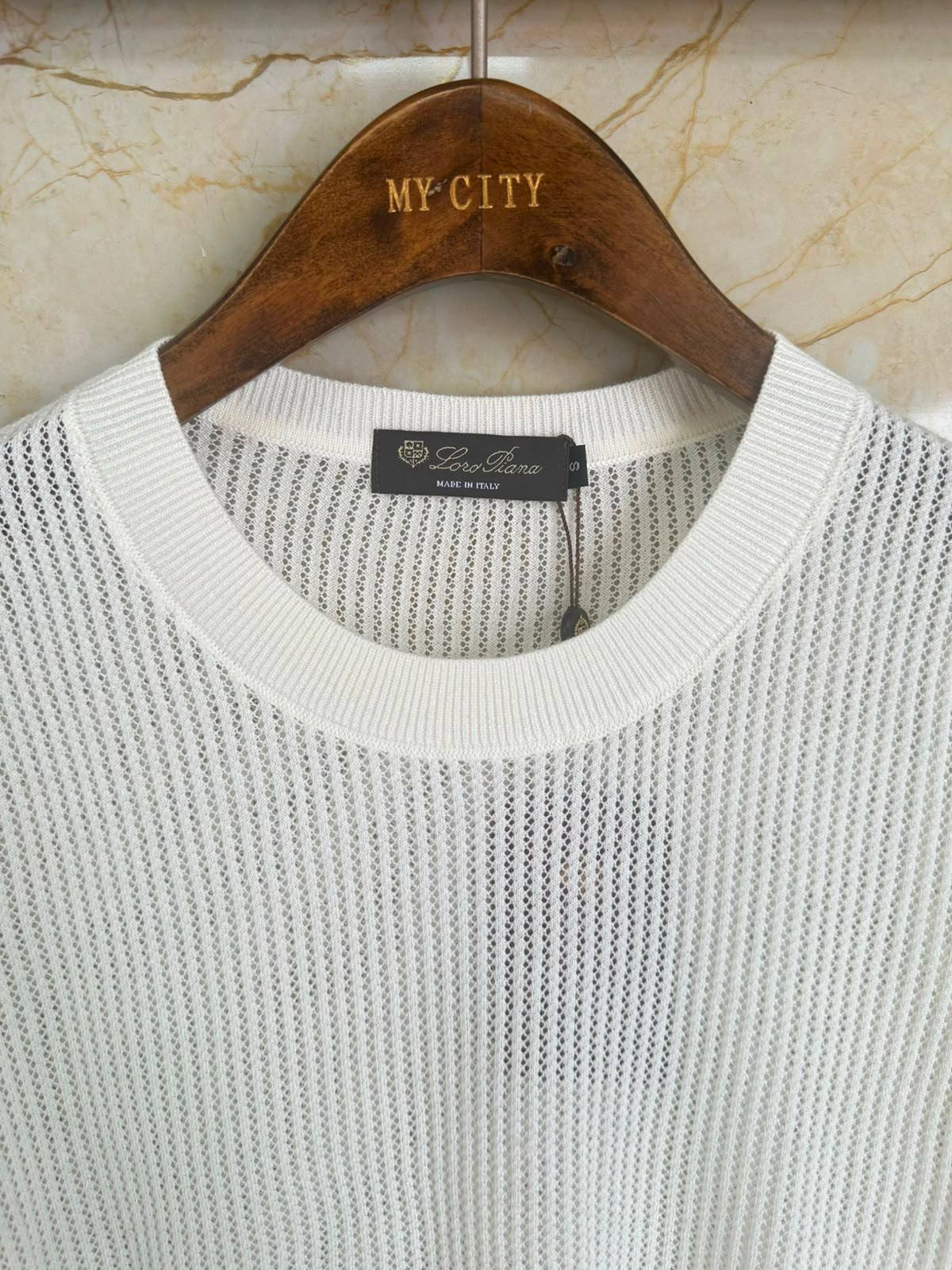 LORO PIANA

Women’s Tshirt
Master Quality 

SML
350 dhs🇦🇪🇦🇪🇦🇪

Zain276
♥️♥️♥️