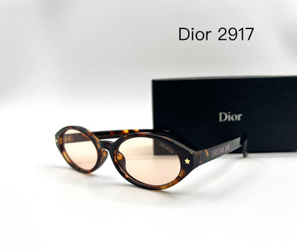 Dior💥*
Sunglasses 🕶️ 
good quality 💯
With master box 🗃️ 
50 dhs❣️

Zain273
♥️♥️♥️