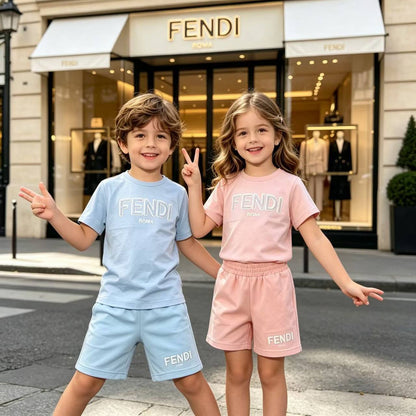 Fendi 
 Super master quality 😍
Size:. 2/12years old 
240 dhs✅

Zain261
♥️♥️♥️