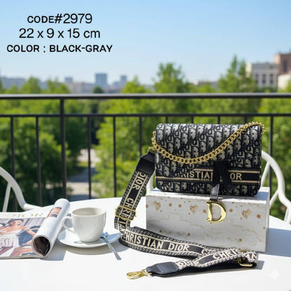 CHRISTIAN DIOR
sᴀᴅᴅʟᴇ ғʟᴀᴘ ʙᴀɢ
ᴏʙʟɪǫᴜᴇ ᴄᴀɴᴠᴀs & ʟᴇᴀᴛʜᴇʀ
ᴡɪᴛʜ ʙᴇʟᴛ sᴛʀᴀᴘ ᴀɴᴅ ɢᴏʟᴅ ᴄʜᴀɪɴ
ɢᴏʟᴅ ʜᴀʀᴅᴡᴀʀᴇ
sɪᴢᴇ : 23 cm
ᴡɪᴛʜ BOX
🎁🎁🎁

75 dhs🌺

Zain31
♥️♥️♥️