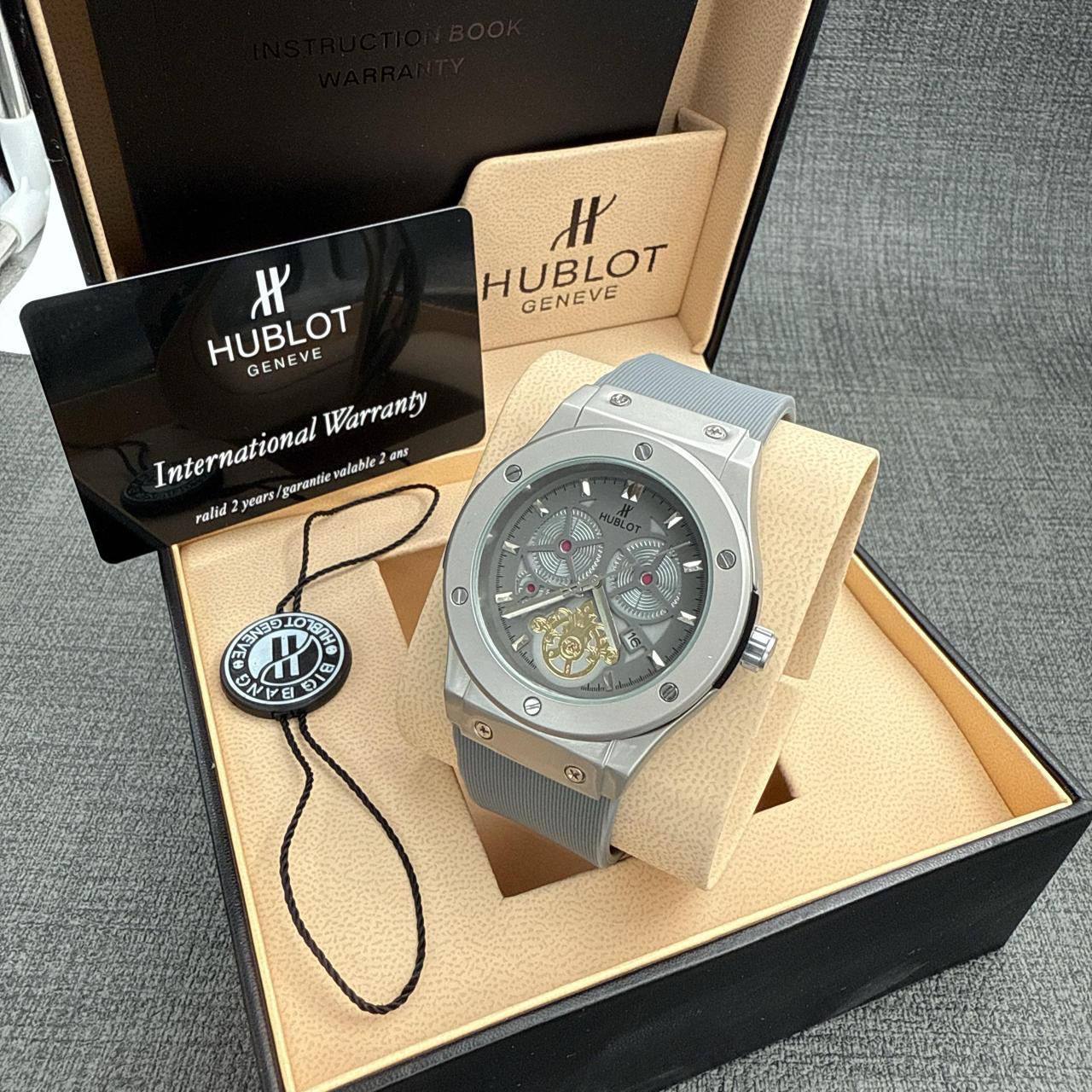 Men’s watch 
55 dhs✅

Zain45
♥️♥️♥️