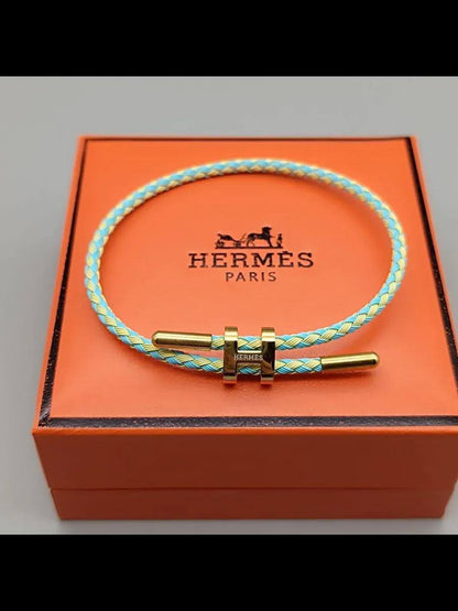 Hermes
Good quality 
Bracelet 
With black boxes
20 dhs🇦🇪🇦🇪

With normal boxes and 
Paper bag
30 dhs🇦🇪🇦🇪

With original boxes
40 dhs🇦🇪🇦🇪

Zain216
♥️♥️♥️