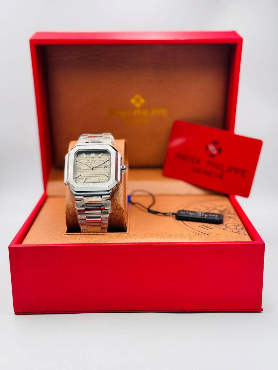 Patek Philippe men
*offer price 
55 dhs❣️

Zain08
♥️♥️♥️