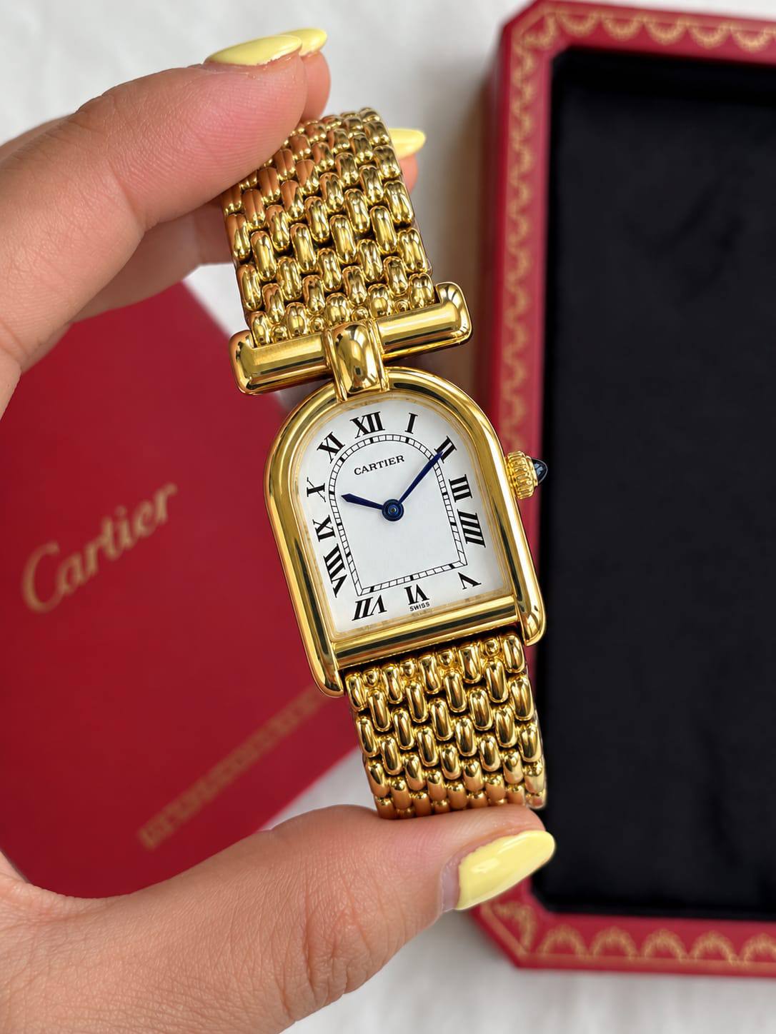 Cartier 

watch for ladies 

good quality 

280 dhs🇦🇪🇦🇪
 (size 23mm)

Zain59
♥️♥️♥️