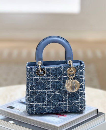 Master Bags
For Price 👇 WTSP Text Zain 0568585901

Zain192
♥️♥️♥️