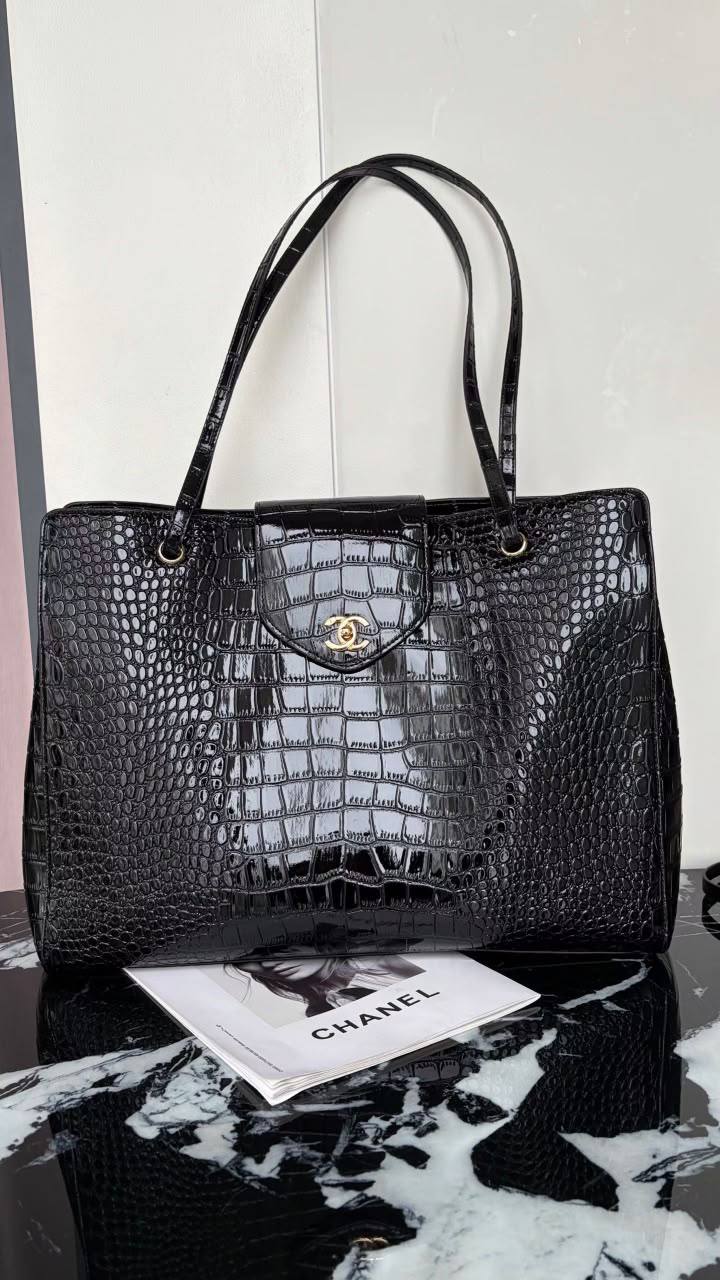 Chanel

new arrival 
450 dhs🇦🇪🇦🇪


40cm

Zain228
♥️♥️♥️