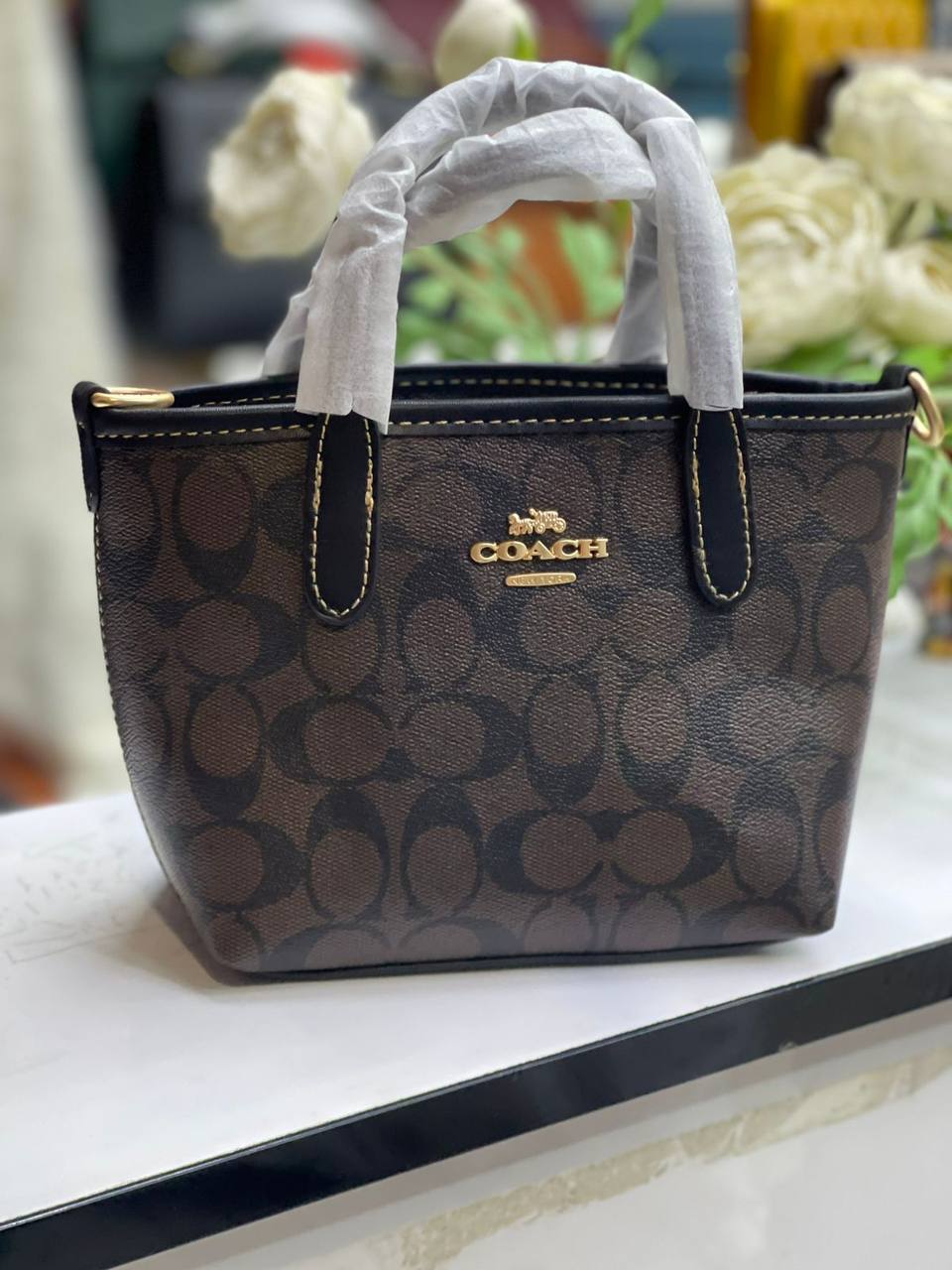 Coach
90 dhs🇦🇪🇦🇪
with box 🎁

Zain169
♥️♥️♥️