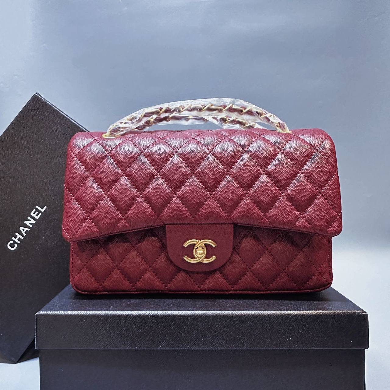 CHANEL 
GOOD QUALITY 
WITH BOX
🎁🎁🎁

120 dhs✅

Zain39
♥️♥️♥️