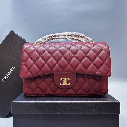 CHANEL 
GOOD QUALITY 
WITH BOX
🎁🎁🎁

120 dhs✅

Zain39
♥️♥️♥️