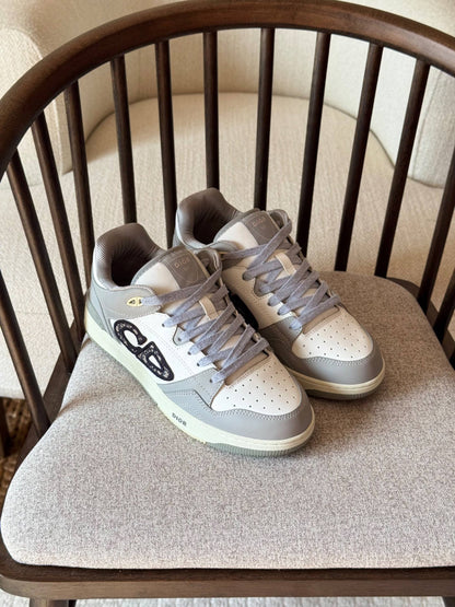 B57 Dribble Low-Top Sneaker

AAA quality

size:40 to 46
500 dhs🇦🇪🇦🇪

Zain185
♥️♥️♥️